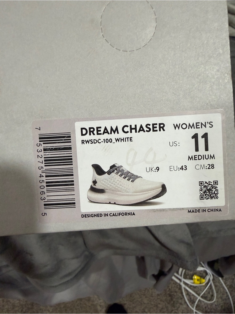 Dream Chaser Women's White Low-Top Sneaker - Size 11